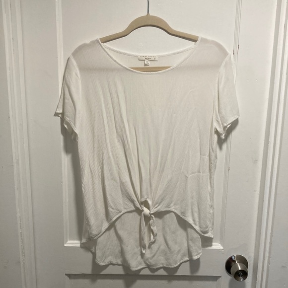 Final Touch Top - Picture 2 of 9